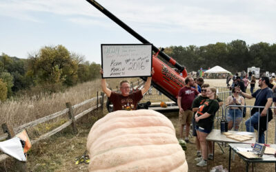 Marsh breaks South Dakota state record at pumpkin weigh off